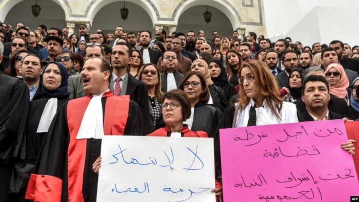 Tunisie les magistrats entament une grève dune semaine renouvelable