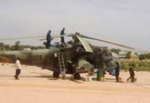 Un hélicoptère d’attaque russe Mi-24 transféré à l’aéroport d’El Geneina depuis Nyala, au Darfour.