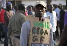 Sénégal : le bras de fer se durcit