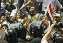 Egypte : violente manifestation à Tahrir