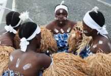 Plongée dans le premier carnaval international de Libreville