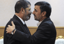 Ahmadinejad séduit Morsi avec un milliard de dollars