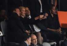 Hommage à Mandela : Obama, le « selfie » de trop ?