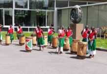 Tambourinaires burundais à l'Unesco, le 5 juin 2014 (Ph : Fouâd Harit pour Afrik.com)