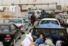 Des réfugiés libyens au poste frontière de Dehiba, le 30 avril 2011 (DR)
