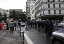 Vidéo-Algérie : 500 policiers marchent vers le palais présidentiel !