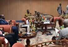 Burkina Faso : civils et militaires s’accordent sur la transition