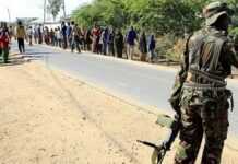 Kenya : enterrement des victimes de l’attentat de Garissa dans la confusion