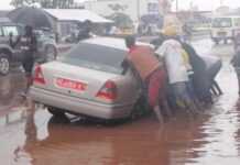 Guinée : pluies diluviennes dévastatrices à Conakry, les commerçants en colère