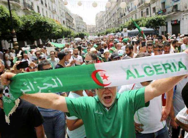 Algérie, Gouvernement et opposition s'insurgent de concert après la diffusion de documentaires sur les chaînes publiques françaises