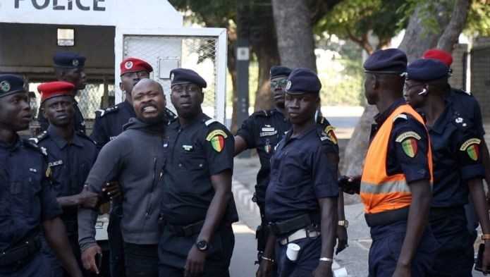 Sénégal : le militant de premier plan qui croupit en prison doit être libéré