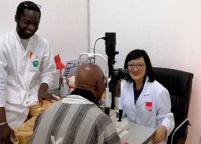 Mali : des Chinois opèrent gratuitement les malades souffrant de cataracte