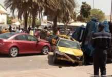 Sénégal : un blindé de la gendarmerie pulvérise plusieurs voitures (vidéos)