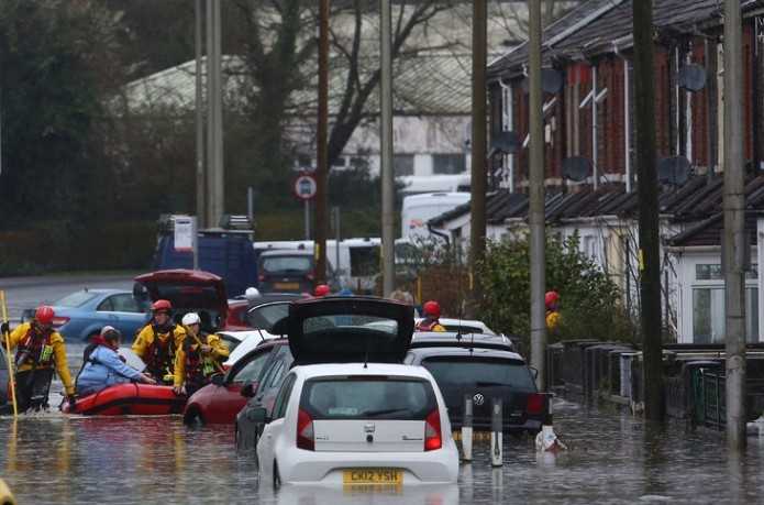 Tempête Dennis : danger de mort au Royaume-Uni, inquiétudes en France