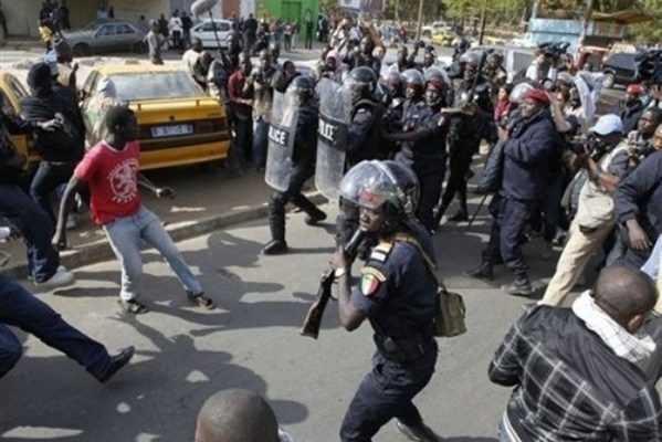 Sénégal : affrontements entre manifestants et forces de l'ordre à Touba (vidéo)