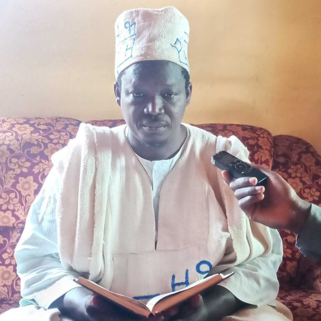Guinée : un « imam » arrêté, pour avoir prié en langue malinké