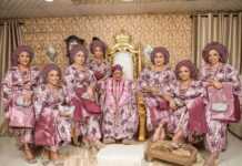 Nigeria : A 81 ans, Oba Lamidi Olyiwola Adeyemi III a bon goût pour les jolies femmes