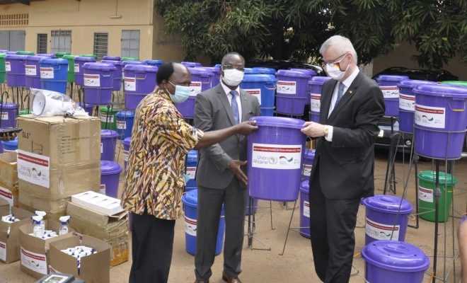 Togo : l'Allemagne fait don de matériels pour lutter contre le Covid-19