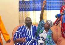 Bawumia offre une maison à une pauvre femme de 82 ans