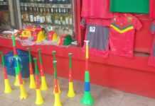 Vente de maillots et vuvuzela