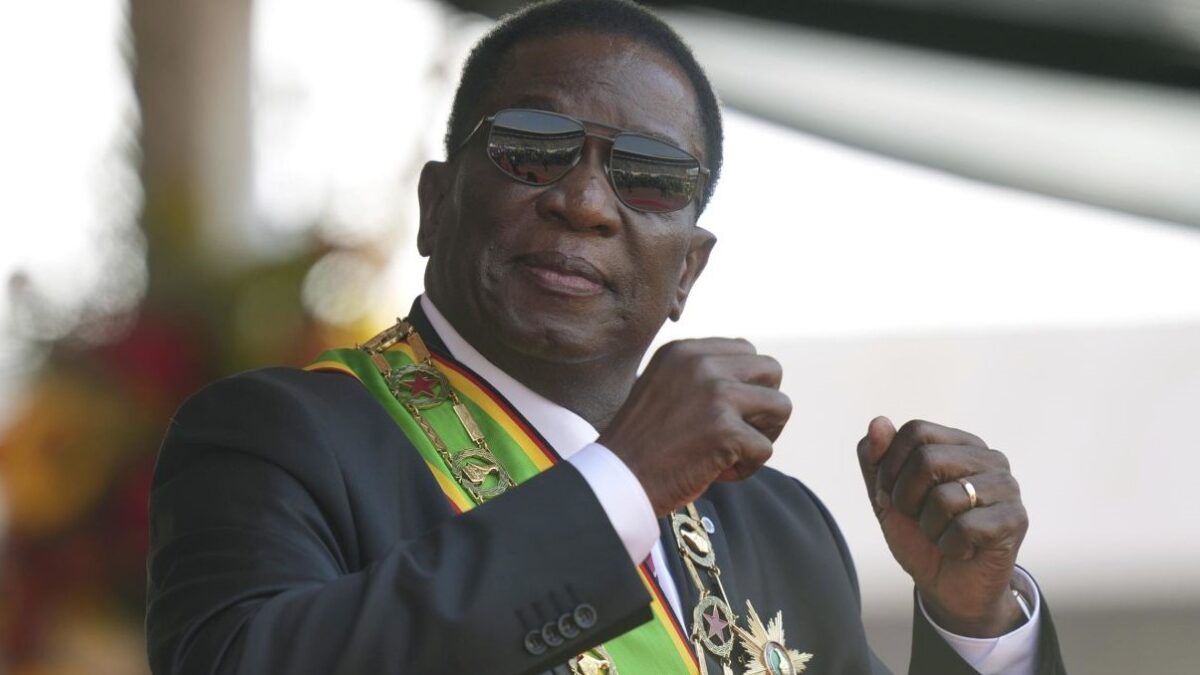 Emmerson Mnangagwa Investi Pour Un Nouveau Mandat De Cinq Ans