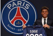 Désiré Doué avec le maillot du PSG