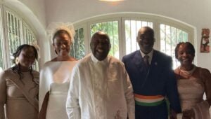 Laurent Gbagbo et son épouse aux côtés du maire de Cocody