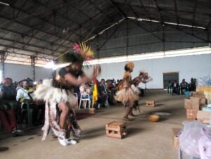 Prestation d’un groupe de danse