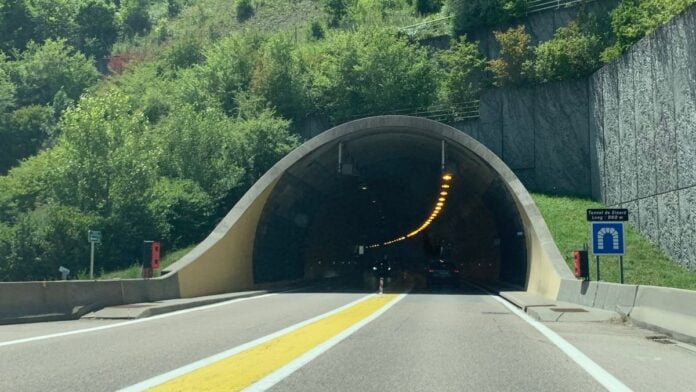 Tunnel