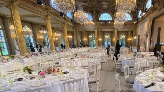 La salle de bal de l'Elysée avant le dîner d'Etat offert en l'honneur de la Francophonie